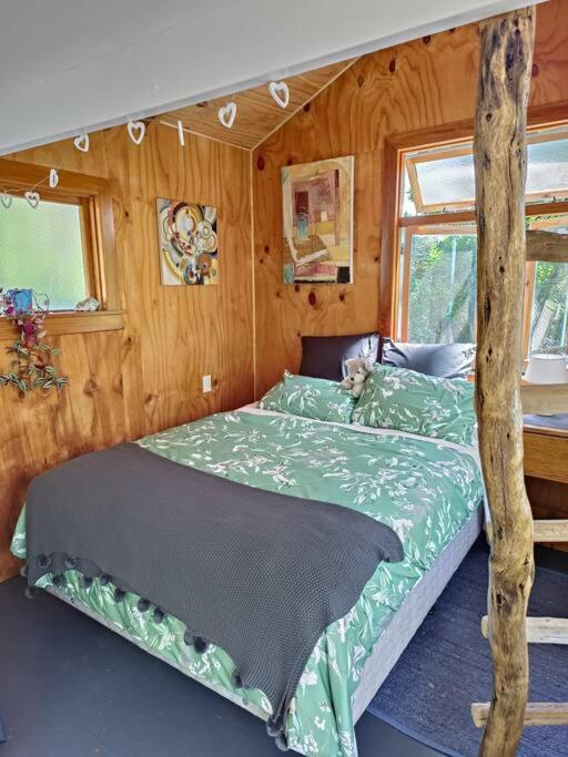 Gumboot Paradise Eco Stay Barrytown Eksteriør billede