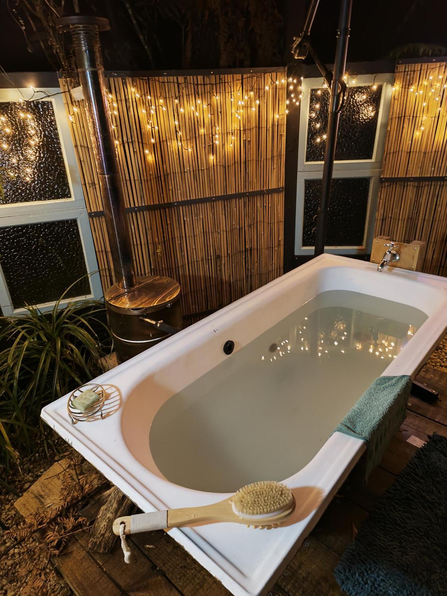 Gumboot Paradise Eco Stay Barrytown Eksteriør billede