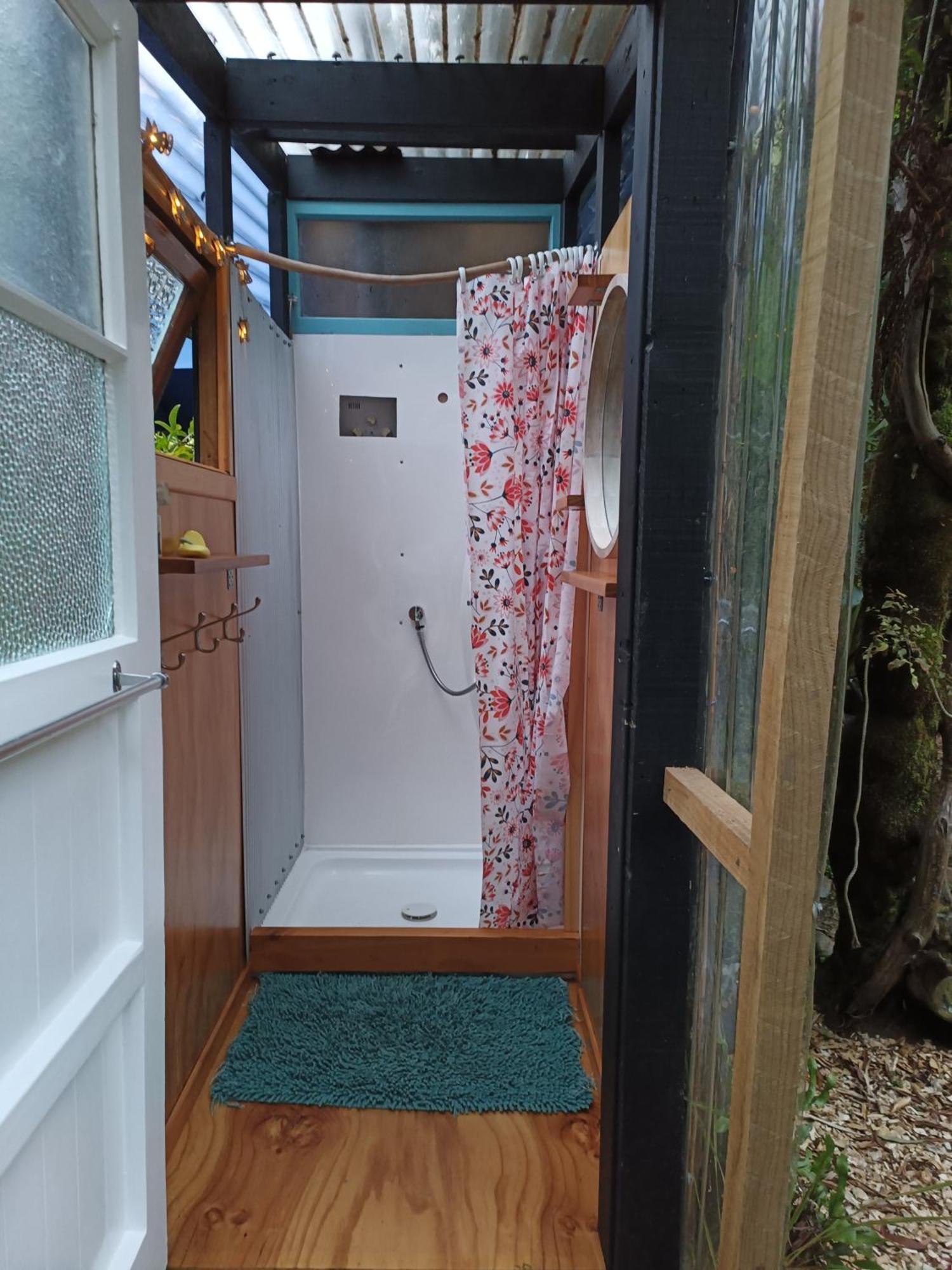 Gumboot Paradise Eco Stay Barrytown Eksteriør billede